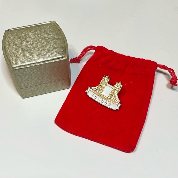 Burberry London Bridge Brooch - Picture 2 of 8